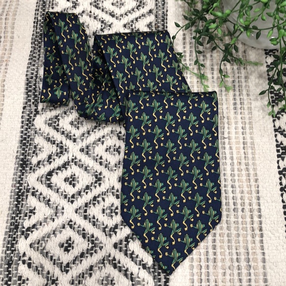 Museum of Fine Arts tie - Picture 3 of 5